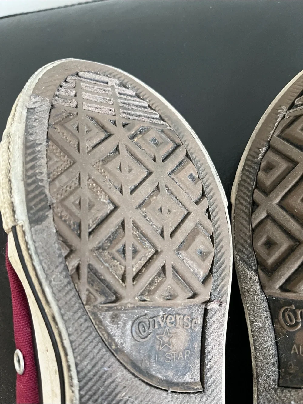 Converse Low-Top Sneakers - Burgundy/White